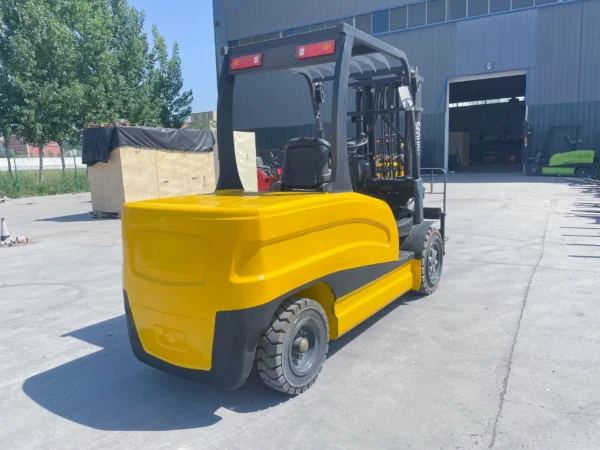 2026_05_09_14_15_03_IMG_0870 5Ton Electric Forklift