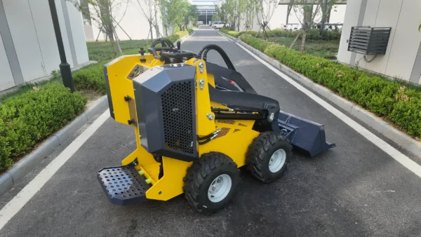 370kg Wheel Skid-Steer Loader